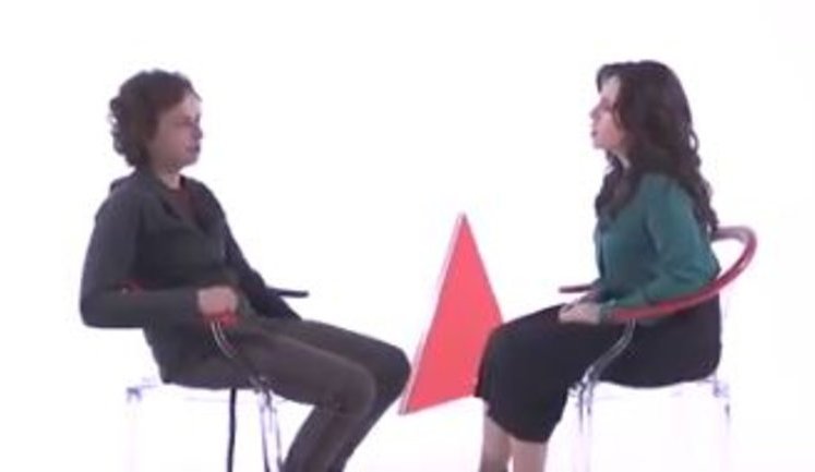 "Укропи, французи, норвежці, біатлоністки латиські, негри приїжджають. Стріляють бабусь у городах, електриків на стовпах", - співачка Чичеріна розповіла про "підлу війну" на Донбасі. ВIДЕО