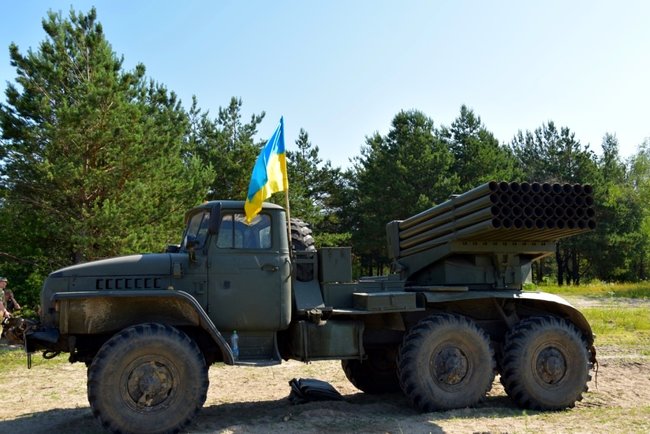 Тактические учения с боевой стрельбой подразделений реактивной артиллерии проходят на Черниговщине 01