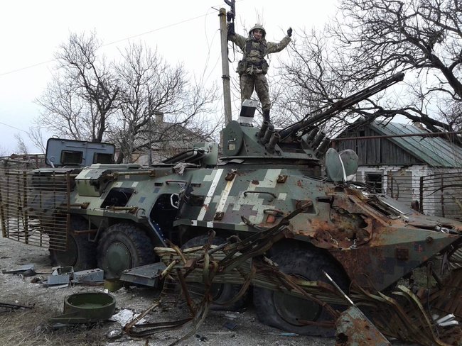 Тату, немає мені заміни, не можу кинути підрозділ: Народний герой України, доброволець Назар Опришко, друг Бористень, був на фронті до останнього, поки не відмовили нирки 04