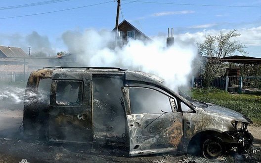 Рашисти вдарили FPV-дроном по авто на Дніпропетровщині: загинув чоловік, двоє поранених. ФОТО