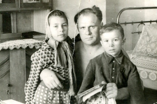 Ціна Прапора над Рейхстагом: трагічні долі прапороносців Перемоги 14