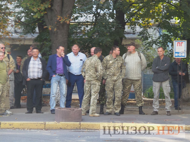 ФСБ+ГПУ=дружба?: активісти пікетують ГПУ проти екстрадиції в РФ Тумгоєва 07