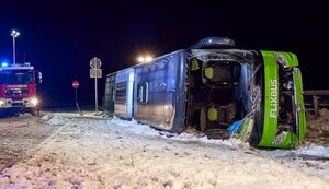 В Германии перевернулся пассажирский автобус: МИД пока не подтверждает гибель украинки. ФОТОрепортаж