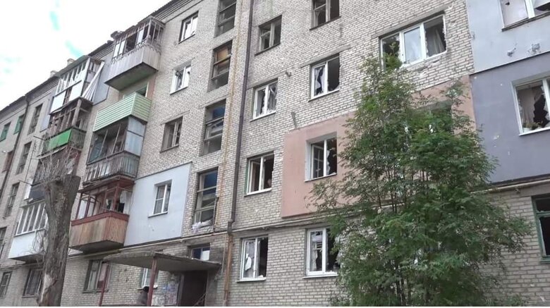 Росіяни завдали артилерійського удару по Лисичанську. Троє загиблих. Обстріляний центр гумдопомоги, - Гайдай 06