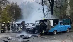 У Кременчуці пролунали вибухи: троє загиблих, 15 поранених, середи них - троє дітей (оновлено). ФОТОрепортаж