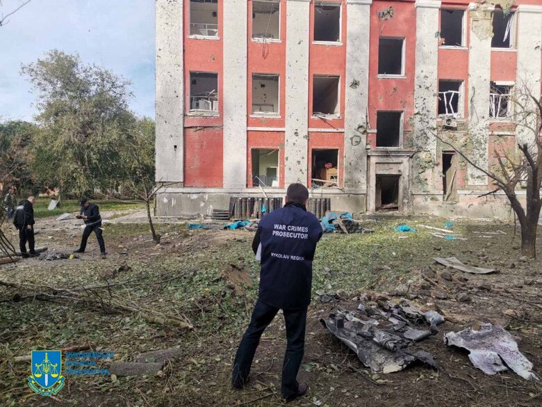 Ruscists inflicted massive attack on Mykolaiv: 4 people died 03