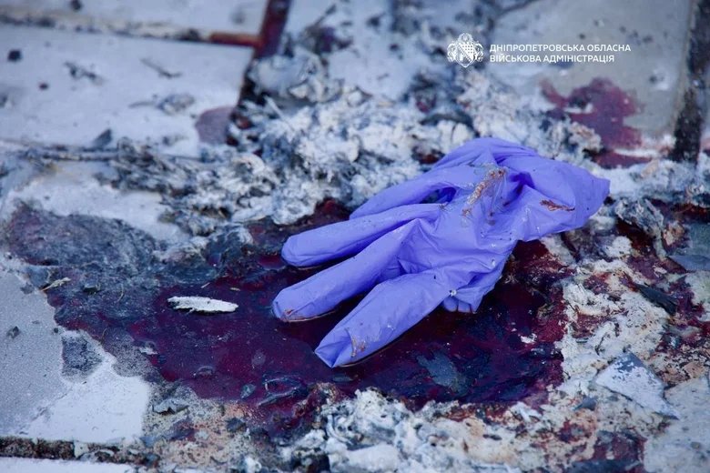 Удар по електричці в Дніпрі: 13 загиблих, є поранені