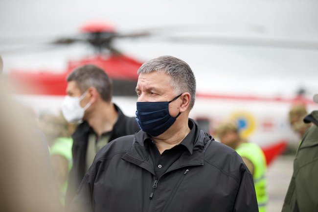 Разрушены 110 км автодорог, 1850 м берегоукреплений и 90 мостов: Шмыгаль и Аваков осуществили воздушный мониторинг наиболее затопленных районов Ивано-Франковщины 01 Разрушены 110 км автодорог, 1850 м берегоукреплений и 90 мостов: Шмыгаль и Аваков осуществили воздушный мониторинг наиболее затопленных районов Ивано-Франковщины 01