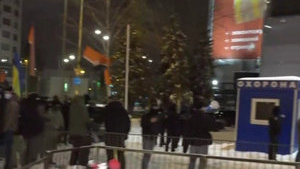 Акція під офісом каналу "Наш": втретє за тиждень його вимагають закрити