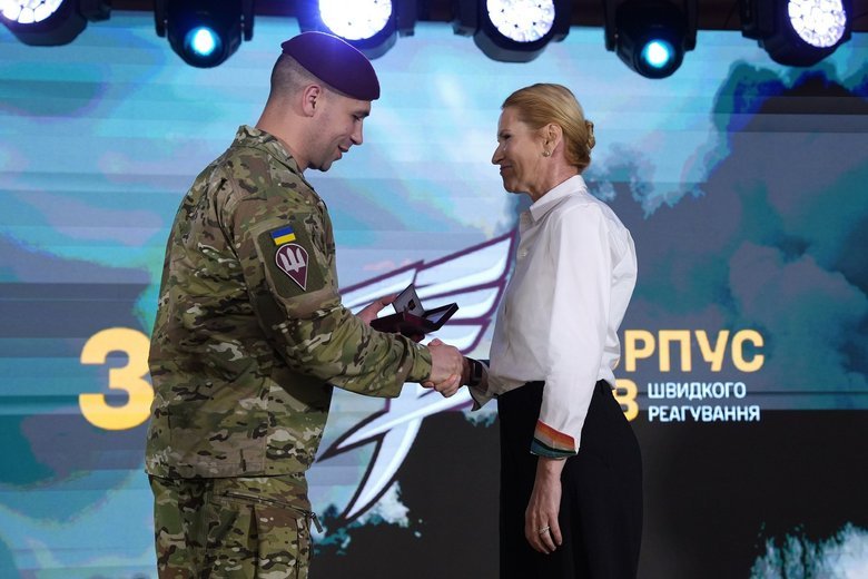 Віцеспікерка Олена Кондратюк про успіхи 7 корпусу ДШВ