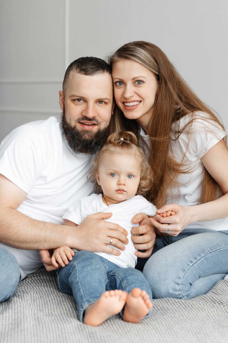 Дружина загиблого аеророзвідника Юліана Матвійчука Лілія: Чоловік примудрявся підлетіти близенько до ворога і скинути ВОГ навіть у крихітну нірку 10