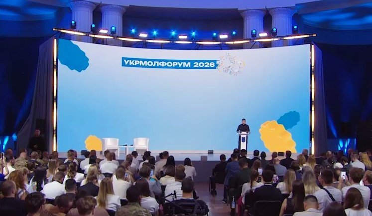 Зеленський зустрівся з молоддю: Потрібно давати причини залишатися в Україні і планувати своє майбутнє