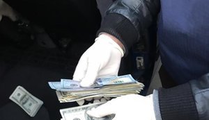 Полиция поймала на взятке главу управления Госгеокадарстра в Волынской области