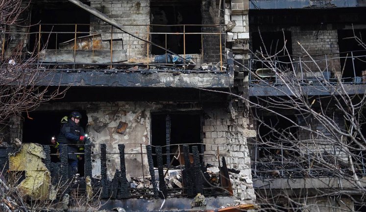 Атака РФ на Вышгород: повреждены 3 многоэтажки, один подъезд сгорел полностью. ФОТОРЕПОРТАЖ