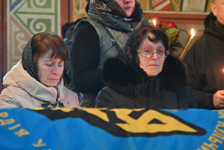 С нацгвардейцем и писателем Максимом Петренко, отдавшим жизнь за Украину, попрощались в Киеве 02