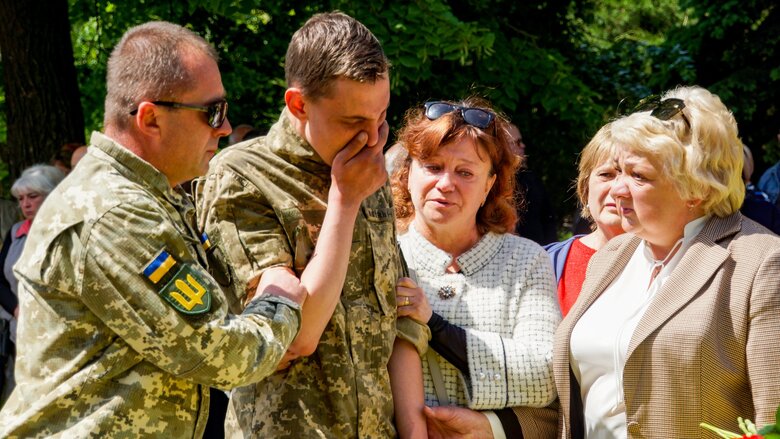 У Полтаві попрощалися із трьома воїнами, які загинули, захищаючи Україну 09
