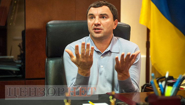 Зеленський в коментарях у фейсбуці вимагає від Іванчука оплатити будівництво дороги на 175 мільйонів. СКРИНШОТ