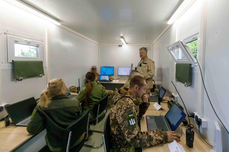 Бригадам армійської авіації передали командно-штабні пункти