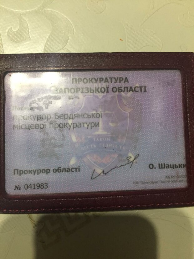 СБУ задержала в Бердянске прокурора за взятку в $10 тысяч 02