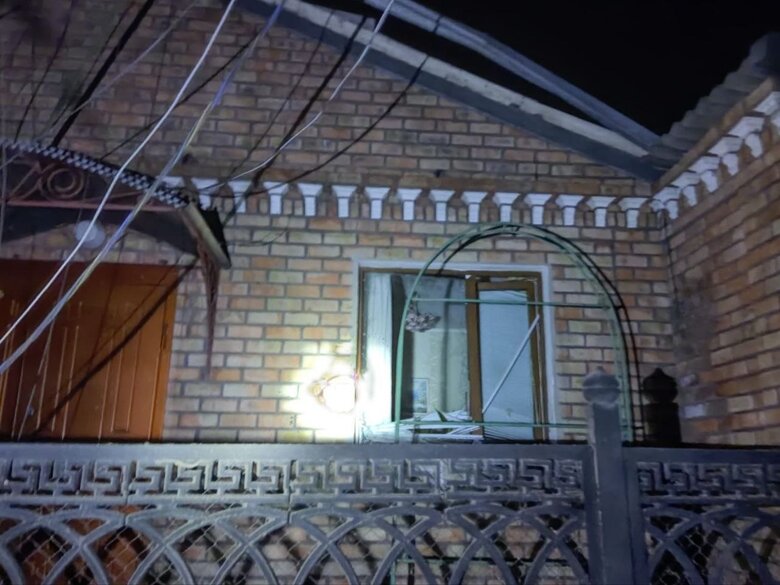 Ввечері ворог бив по Нікополю, вночі вдарив по Марганецькій громаді, є поранені 04