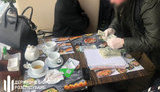 Задержаны посредники передачи 30 тыс. долл. взятки чиновникам Минобороны, - ГБР. ФОТО