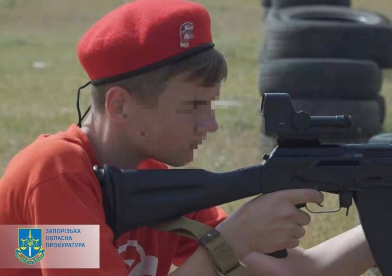 Четырем лицам, возглавившим незаконные детские военно-политические движения в оккупированном Мелитополе, сообщено о подозрении 02