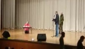 "Абсолютно відданий ідеалам русского мира": актор-українофоб Охлобистін на колінах попросив паспорт "ДНР". ВIДЕО