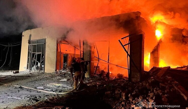 Consequences of Russian missile attack on Kryvyi Rih: 1 person was killed, 5 injured. 12 high-rise buildings, boarding house, church, and petrol station were damaged. PHOTOS