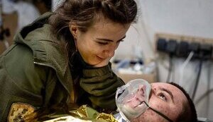 Зеленський подякував медичним сестрам і братам, які цілодобово під обстрілами рятують життя. ФОТОрепортаж