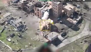 Десантники уничтожили танк, 3 бронетранспортера, 2 гольф-кара, перевозивших вражескую пехоту на Курщине. ВИДЕО