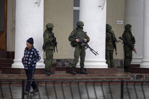 Russia makes bold move to try to solidify control over Crimea 01
