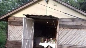 Мужчина, открывший стрельбу на Житомирщине, ранее привлекался к ответственности за нарушение правил хранения охотничьего оружия, - СМИ. ФОТОрепортаж18+