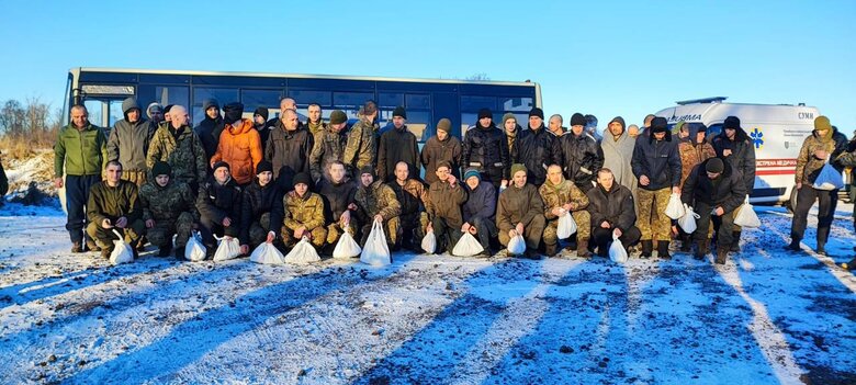 Another exchange of prisoners: 50 Ukrainian defenders returned home 01