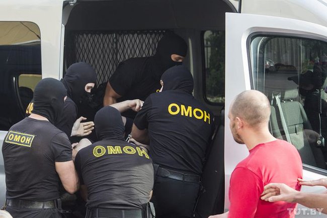 Силовики розігнали акцію противників Лукашенка в Білорусі 01