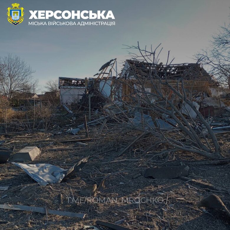 Последствия удара РФ по селу Садовое на Херсонщине 01