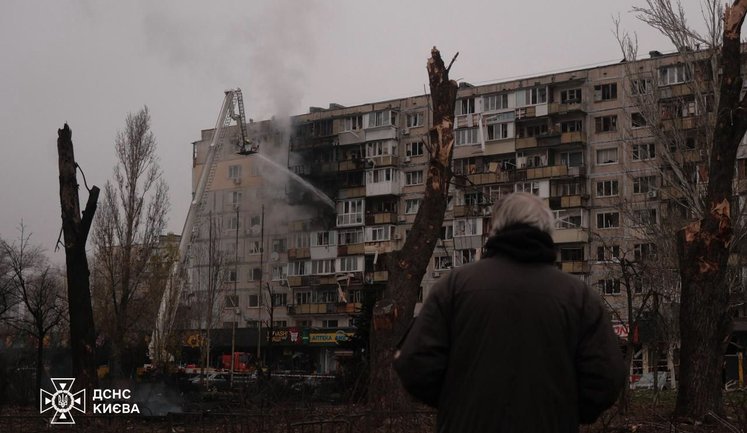 Последствия атаки РФ на Киев: количество пострадавших возросло до 27 человек, есть повреждения в семи районах. ФОТОрепортаж