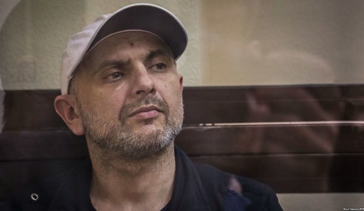 Головні болі, руки набрякають, нарости в місці перелому ребер, - дружина засудженого у "справі українських диверсантів" Захтея розповіла про його стан. ВIДЕО