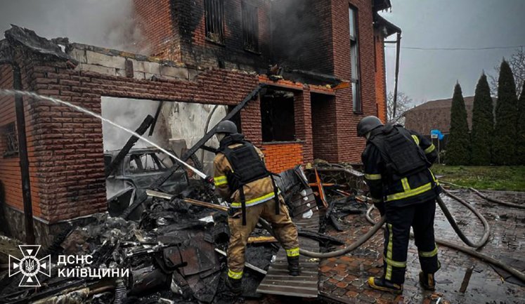 Атака РФ на Киевщину: зафиксировано 33 локации с разрушениями. Погиб человек, 8 раненых. ФОТОрепортаж