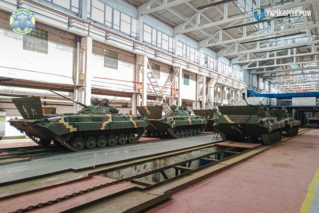 Житомирський бронетанковий завод передав ЗСУ п’ять БМП-2 після капремонту 01