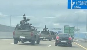 Росіянин пишається іноземними автомобілями в армії РФ: "#бали в рот мы ваши санкции! Американская техника защищает Россию от украинских БПЛА. Круто?". ВIДЕО
