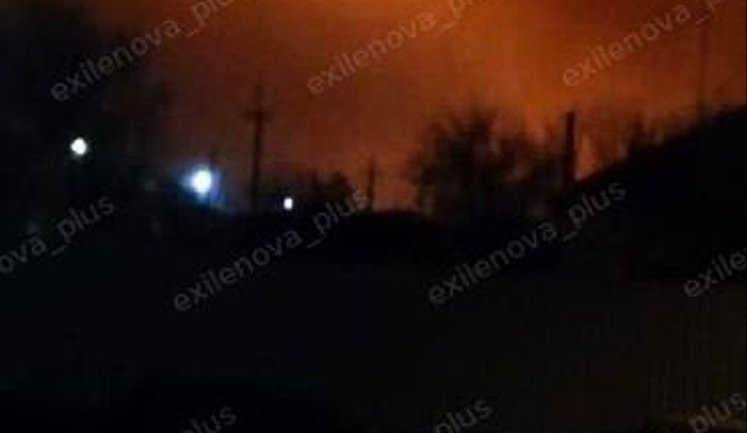 Беспилотники атаковали газовый завод в Оренбургской области РФ: в одном из цехов пожар. ФОТО