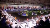 Дипломат РФ намагався придбати зброю незадовго до Саміту миру
