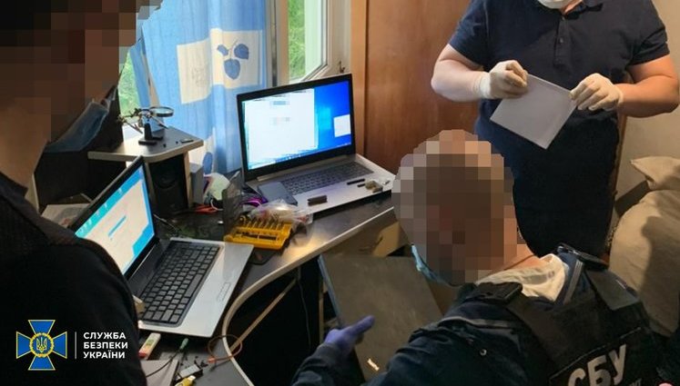 Разоблачена межрегиональная группа хакеров, воровавших информацию через приложения для Instagram и других популярных ресурсов, - СБУ. ФОТО
