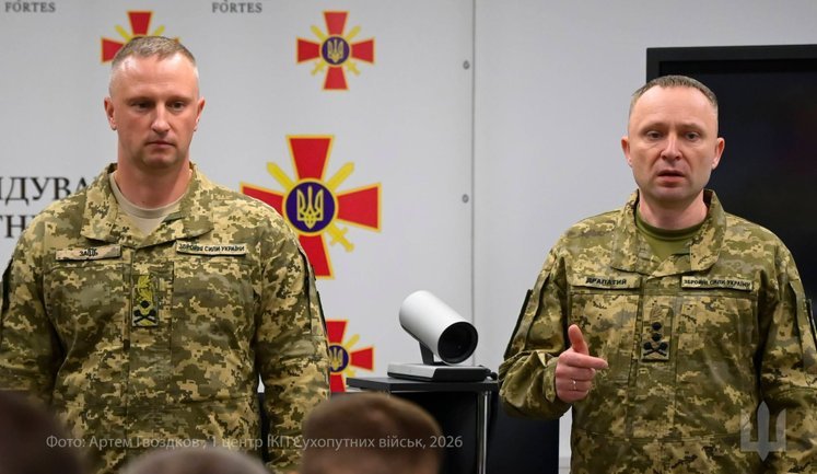Drapatyi introduces new Ground Forces Commander Zaits to personnel and sets key tasks