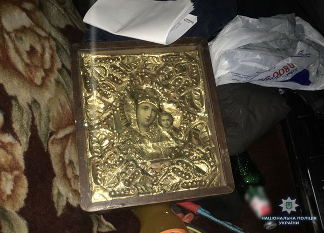 Поліція Чернігівщини затримала частину великої злодійської групи, яка грабувала елітні маєтки в кількох областях 06