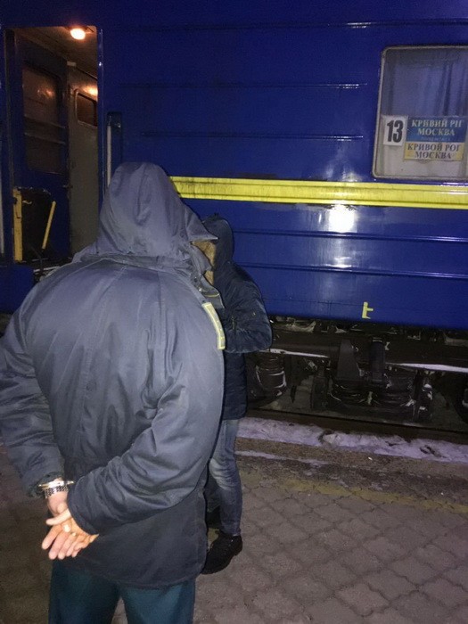Працівника митниці в Харкові затримано за систематичне вимагання хабарів, - СБУ 02