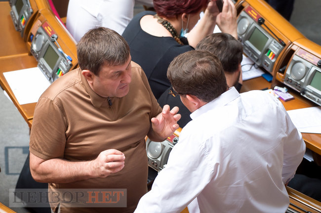 Шмигаль доповідає в напівпорожньому залі, Тищенко погрожує пальцем Арахамії, Васильєв і Ананченко ділять 6,7 млн, - день роботи Ради 16 липня 11 Шмигаль доповідає в напівпорожньому залі, Тищенко погрожує пальцем Арахамії, Васильєв і Ананченко ділять 6,7 млн, - день роботи Ради 16 липня 11