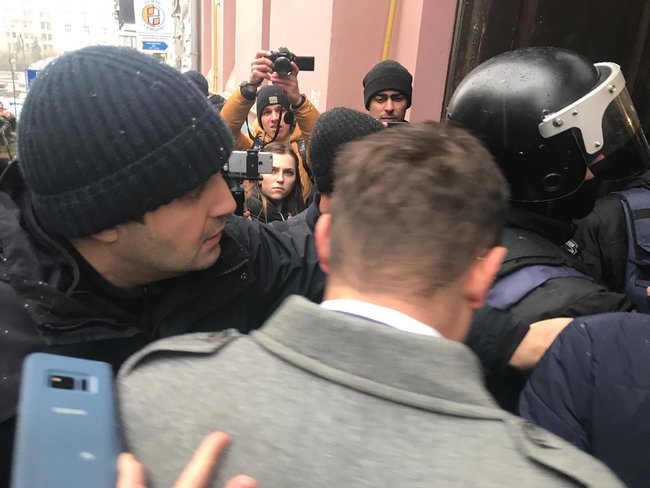 У Саакашвили в квартире проходит обыск, - Сакварелидзе 08