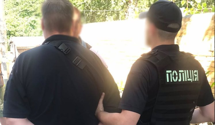 Псевдополковник за $30 тисяч обіцяв вплинути на рішення ТЦК. Його затримали, - Нацполіція. ФОТОрепортаж