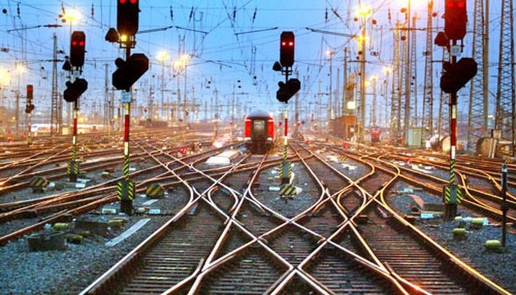 "Укрзализныця" заплатила 220 млн долга по контрактам, информацию о которых уничтожил вирус, - журналистка